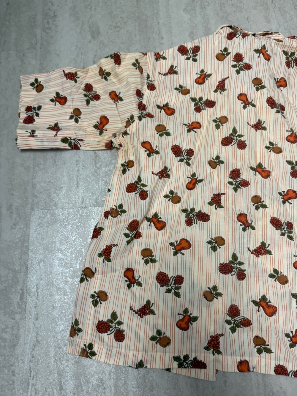 Vintage 90's shirt pears apples and grapes short sleeve button up shirt - Picture 9 of 10